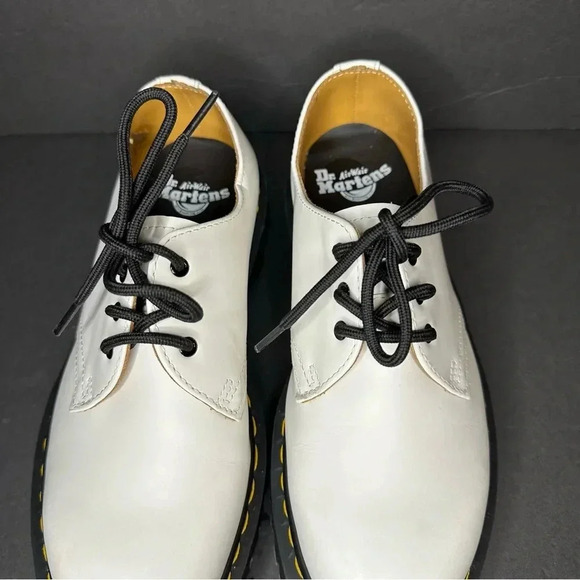 Doc Dr. Martens Smooth White Leather Oxford Platform Shoes 26654 Size 7M - Picture 3 of 10
